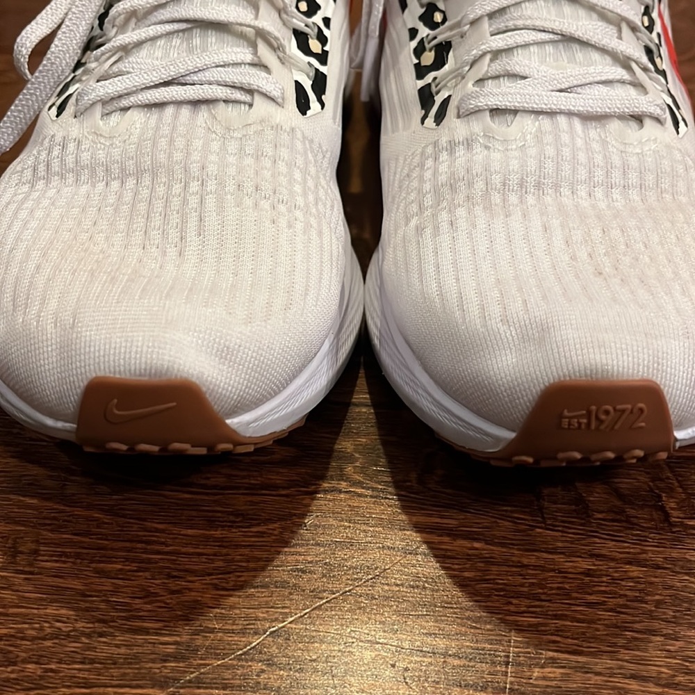 Nike Women’s Pegasus 39 Running Shoes, EUC, White/Platinum Tint, DZ5214-100 - Picture 11 of 15